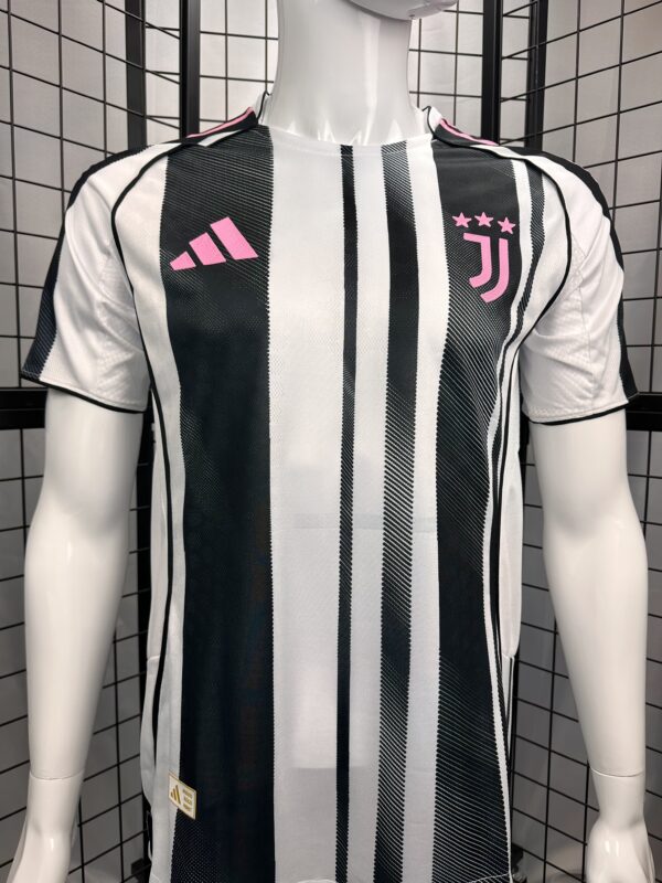 Juventus Home Player Version Jersey 2025/26